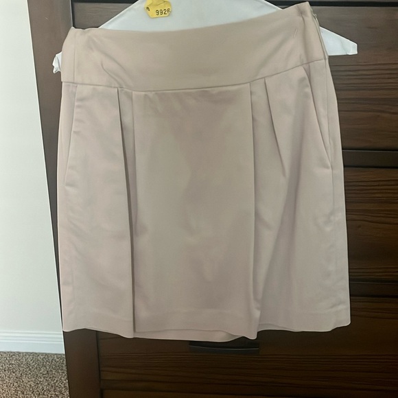 Soft ivory/pink skirt - Picture 1 of 3